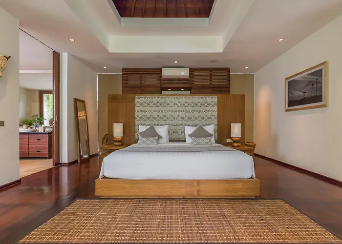 Villa Eshara 8 Bedrooms Seminyak 